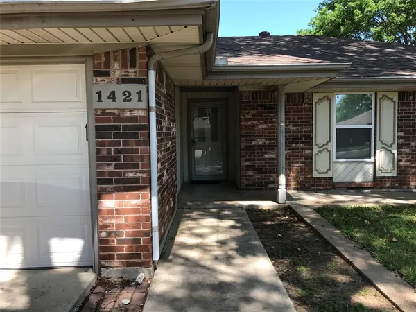 $2,250 | 1421 Bryan Drive, Bedford, TX 76022