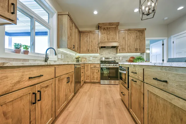 $512,000 | 1308 Sherwood Street Southeast, Hutchinson, MN 55350