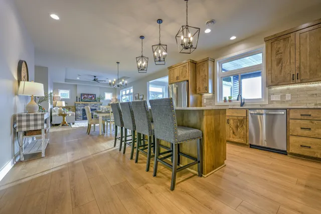 $512,000 | 1308 Sherwood Street Southeast, Hutchinson, MN 55350