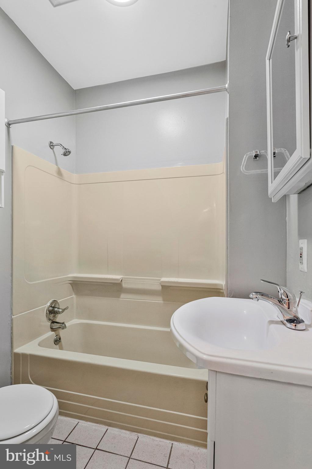 331 E Street Northeast Washington, DC 20002 - Photo 11 of 17