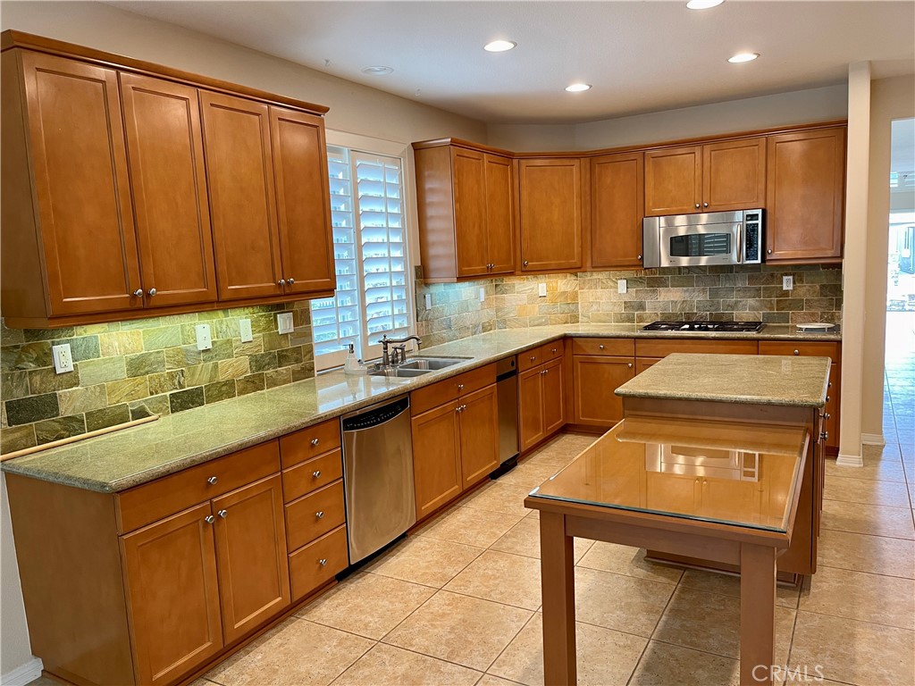 20751 Lugano Way Porter Ranch, CA 91326 - Photo 3 of 36