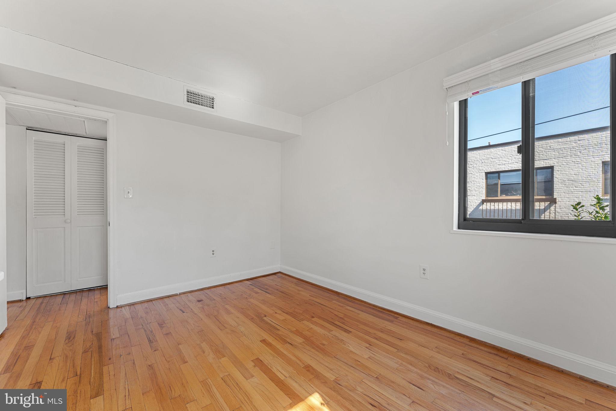 3827 Davis Place Northwest, Unit 5 Washington, DC 20007 - Photo 18 of 31