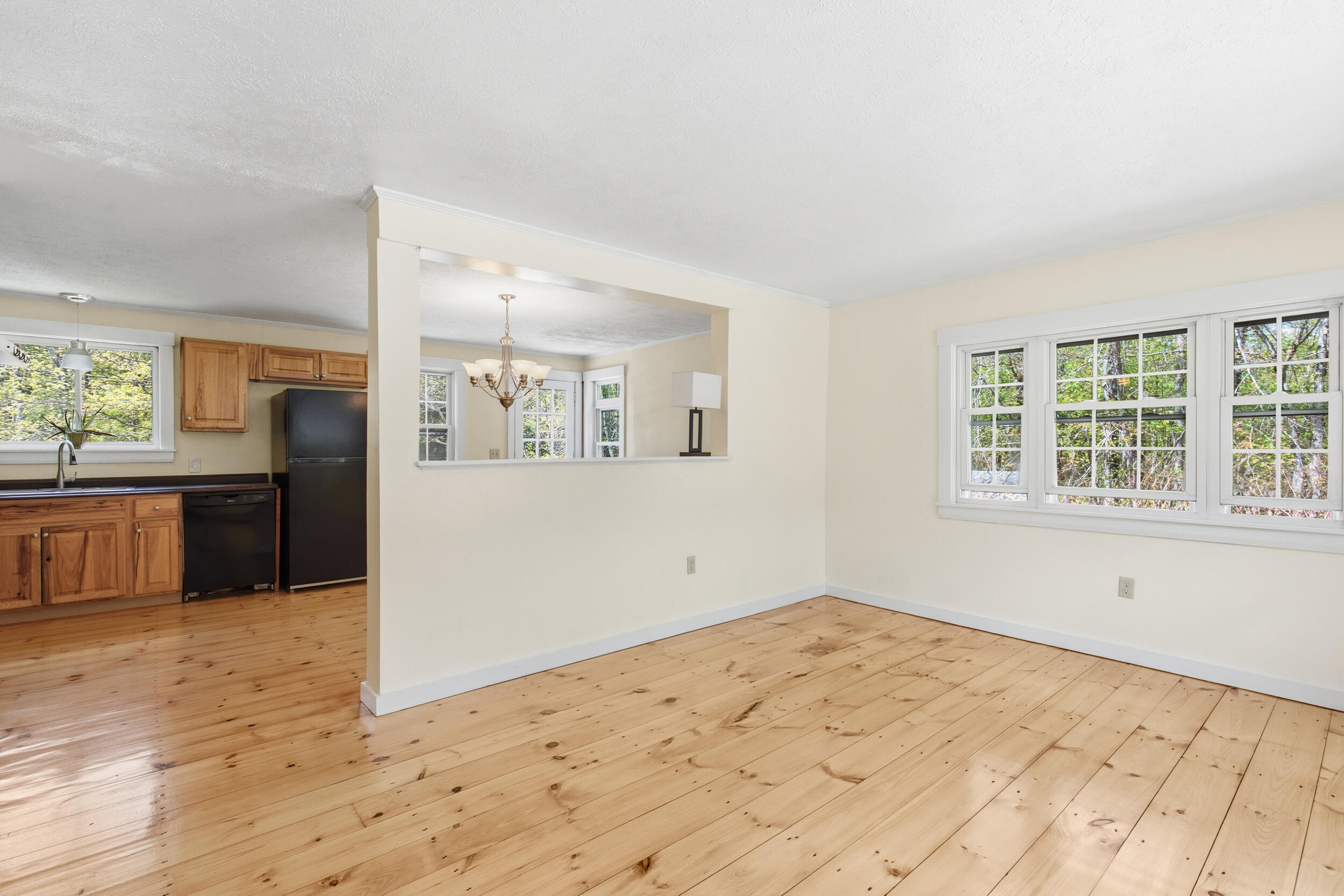 450 Richville Road Standish, ME 04084 - Photo 20 of 38 Livingroom