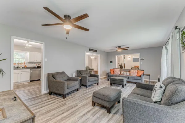 $2,800 | 618 Mooremont Terrace, Chattanooga, TN 37411