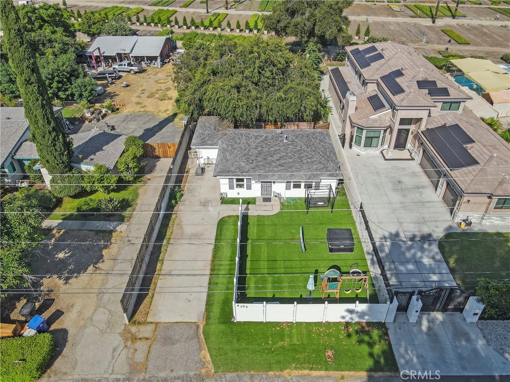 6703 North Muscatel Ave