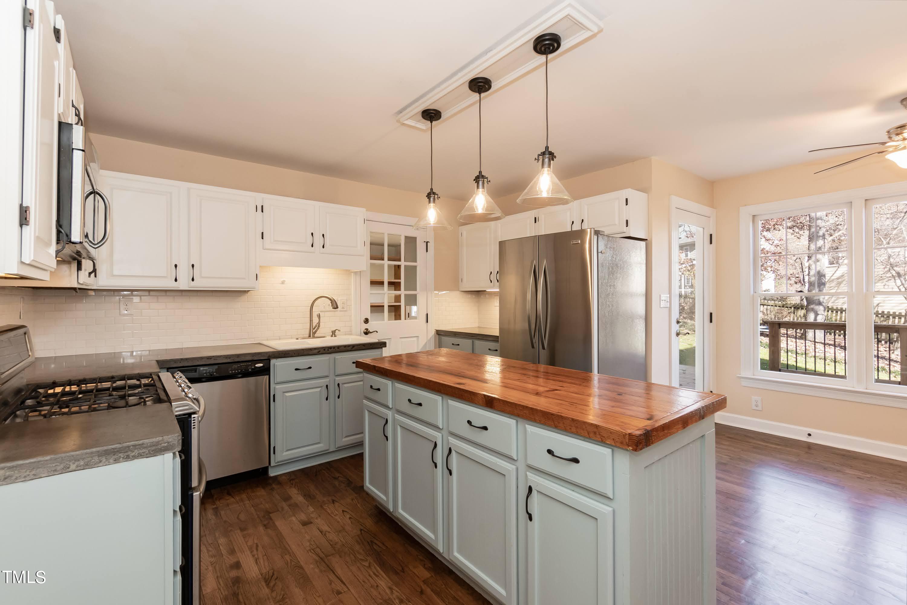 4101 Starboard Court Raleigh, NC 27613 - Photo 11 of 38 Kitchen 02