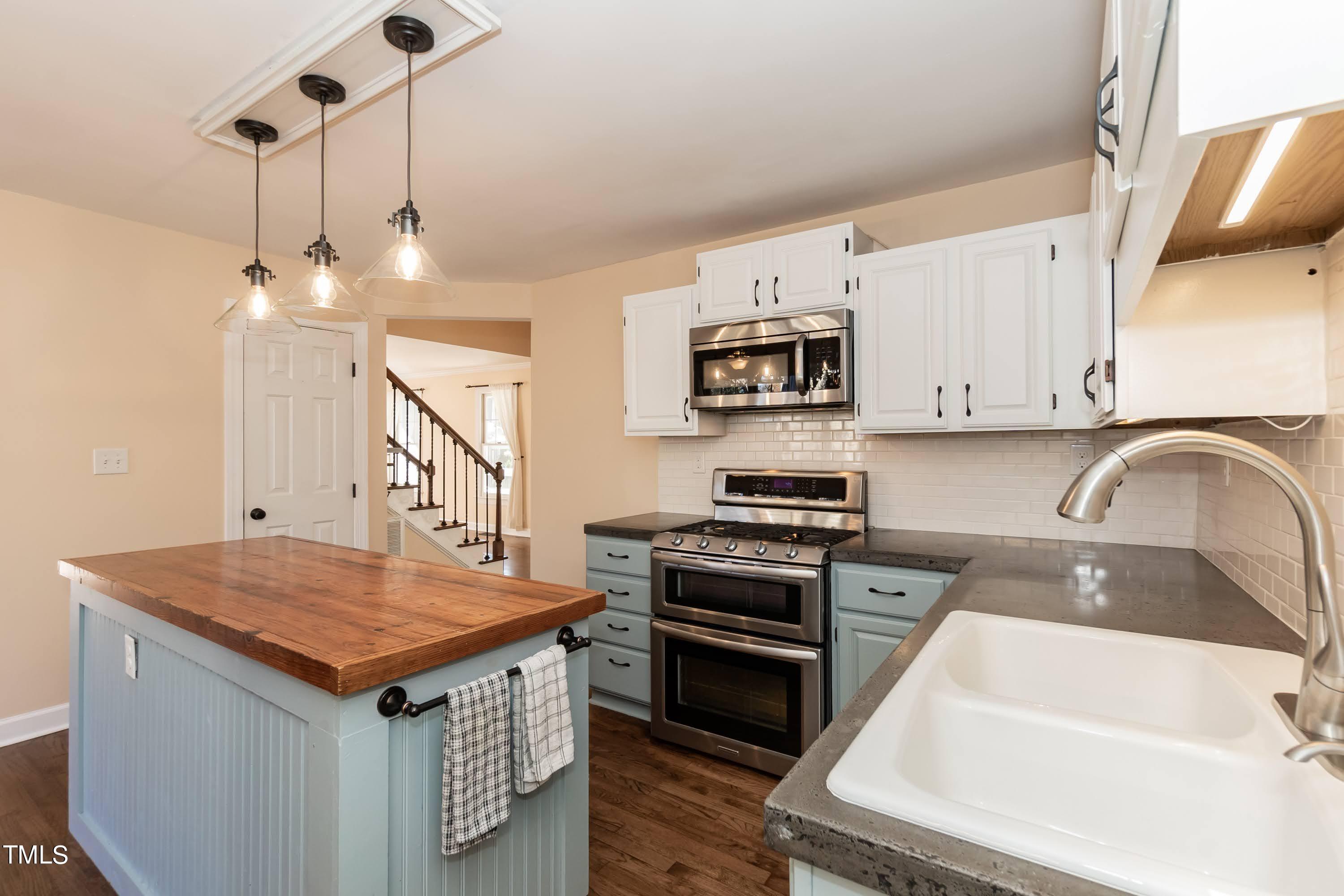 4101 Starboard Court Raleigh, NC 27613 - Photo 12 of 38 Kitchen 04