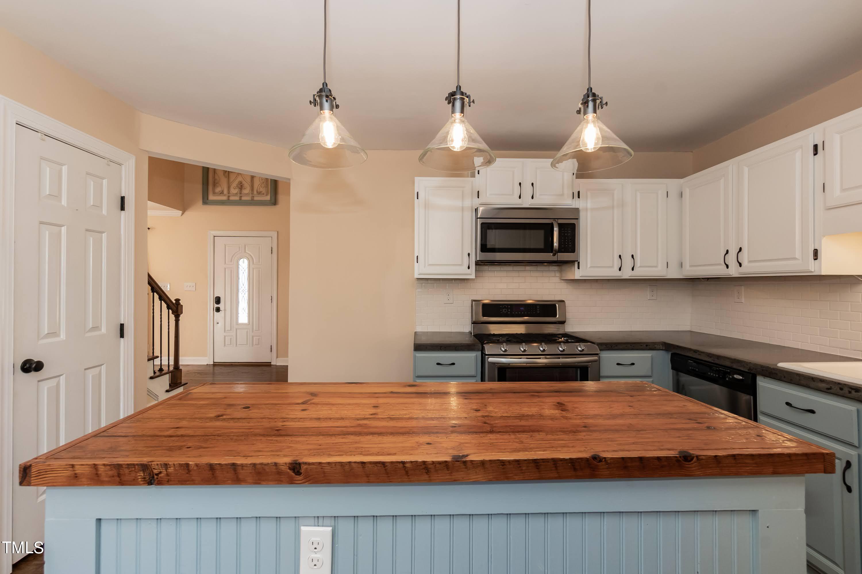 4101 Starboard Court Raleigh, NC 27613 - Photo 13 of 38 Kitchen 03