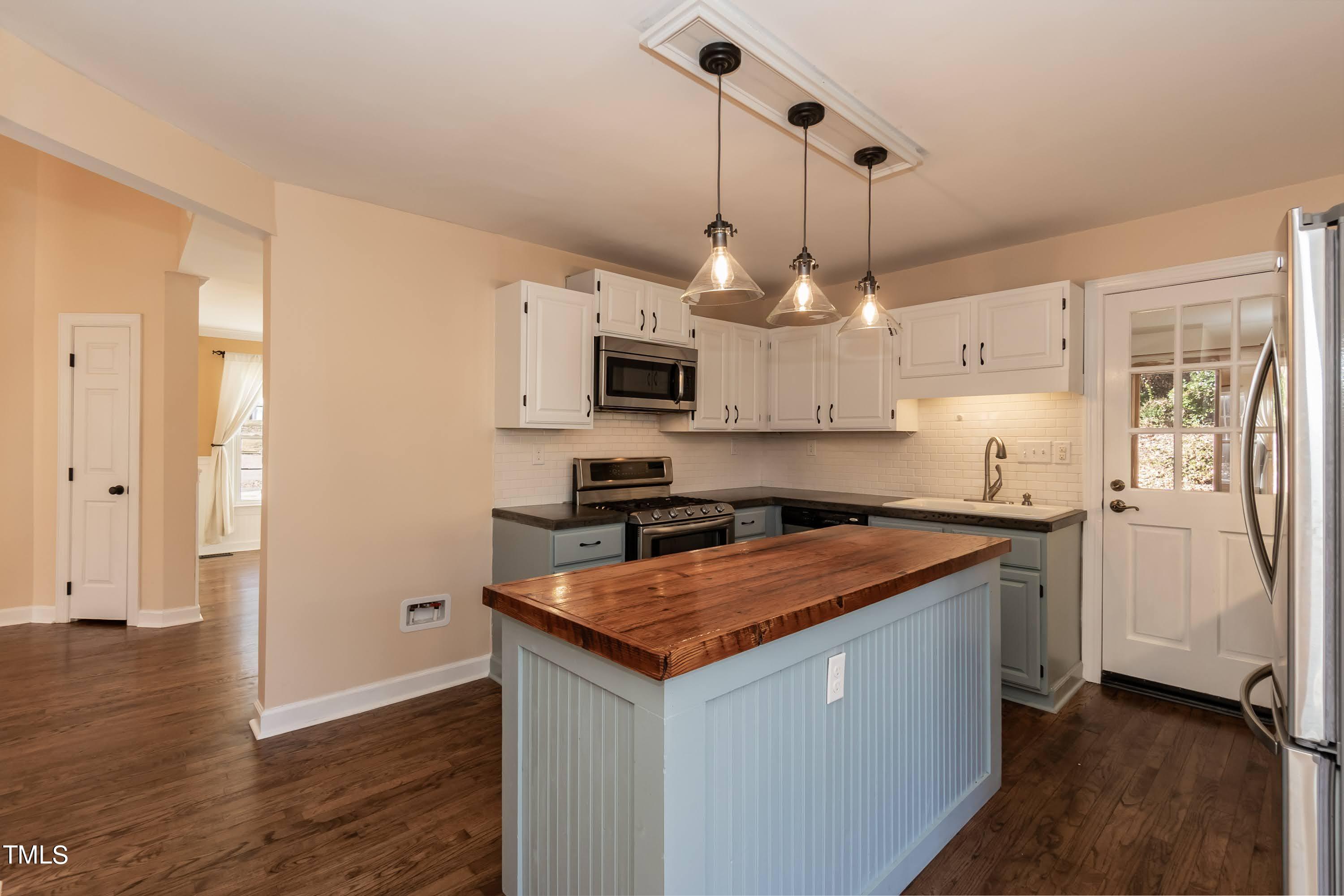 4101 Starboard Court Raleigh, NC 27613 - Photo 10 of 38 Kitchen 01