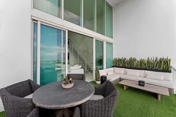 $12,500 | 1040 Biscayne Boulevard, Unit 2101, Miami, FL 33132