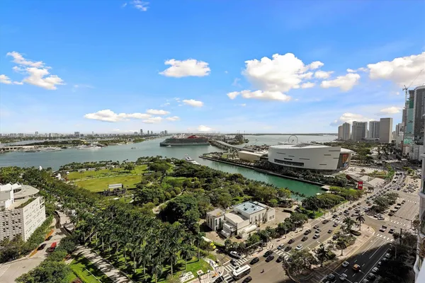 $12,500 | 1040 Biscayne Boulevard, Unit 2101, Miami, FL 33132