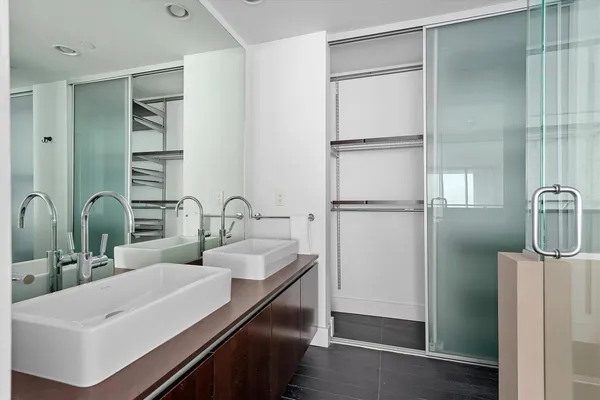 $12,500 | 1040 Biscayne Boulevard, Unit 2101, Miami, FL 33132