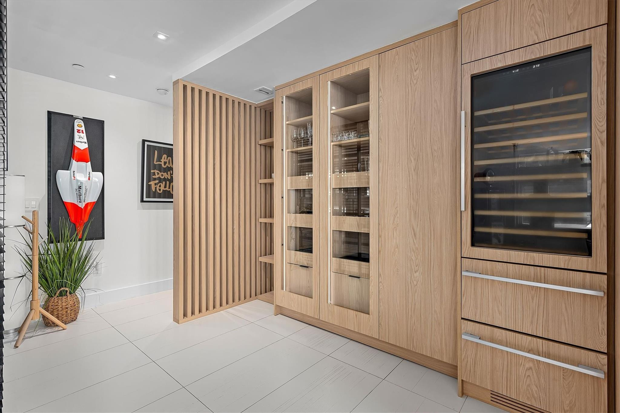 1040 Biscayne Boulevard, Unit 2101 Miami, FL 33132 - Photo 8 of 25 Photo 8