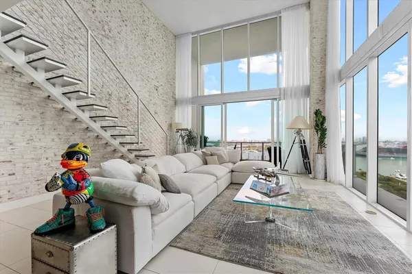 $12,500 | 1040 Biscayne Boulevard, Unit 2101, Miami, FL 33132