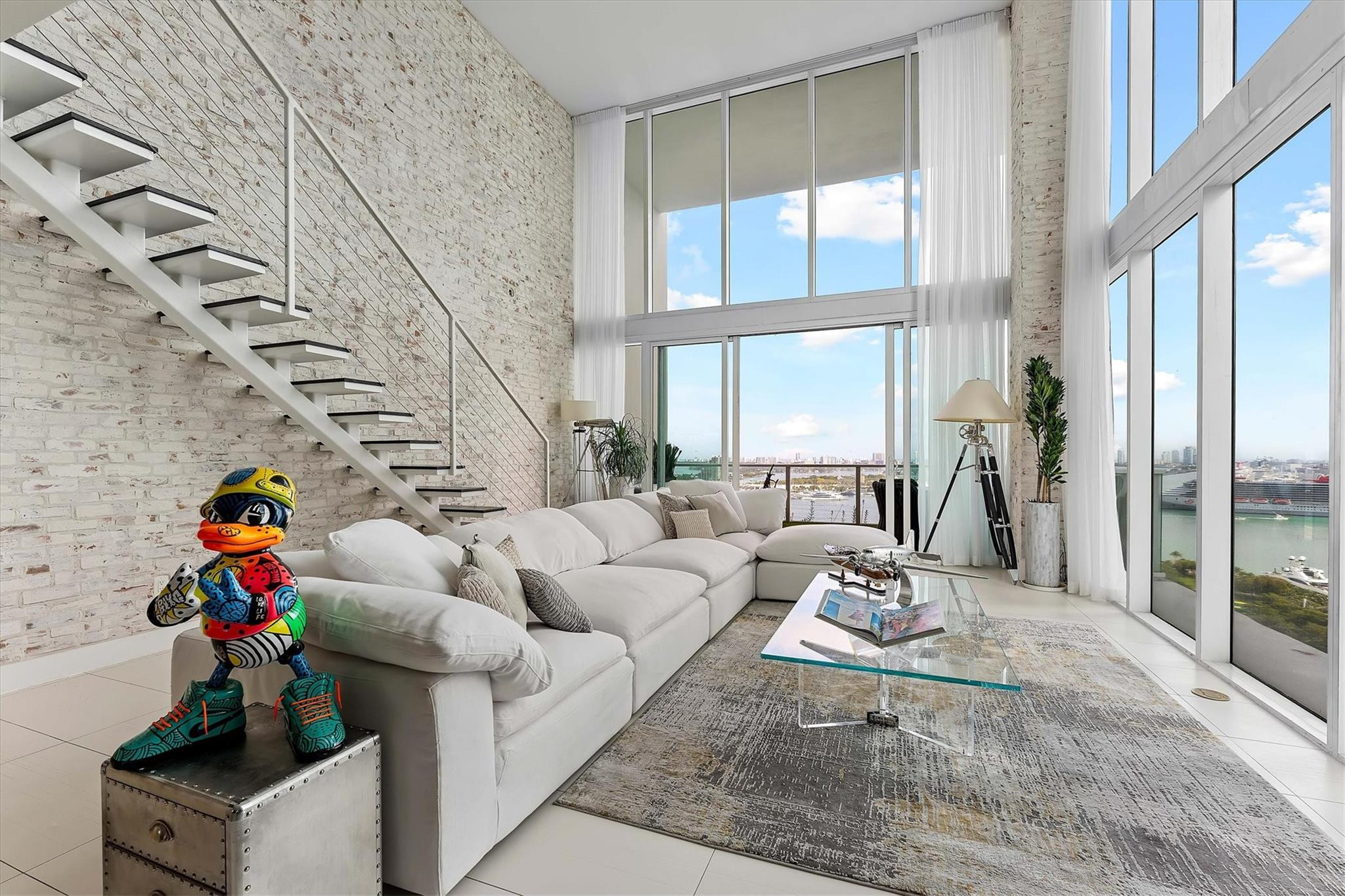 1040 Biscayne Boulevard, Unit 2101 Miami, FL 33132 - Photo 10 of 25 Photo 10