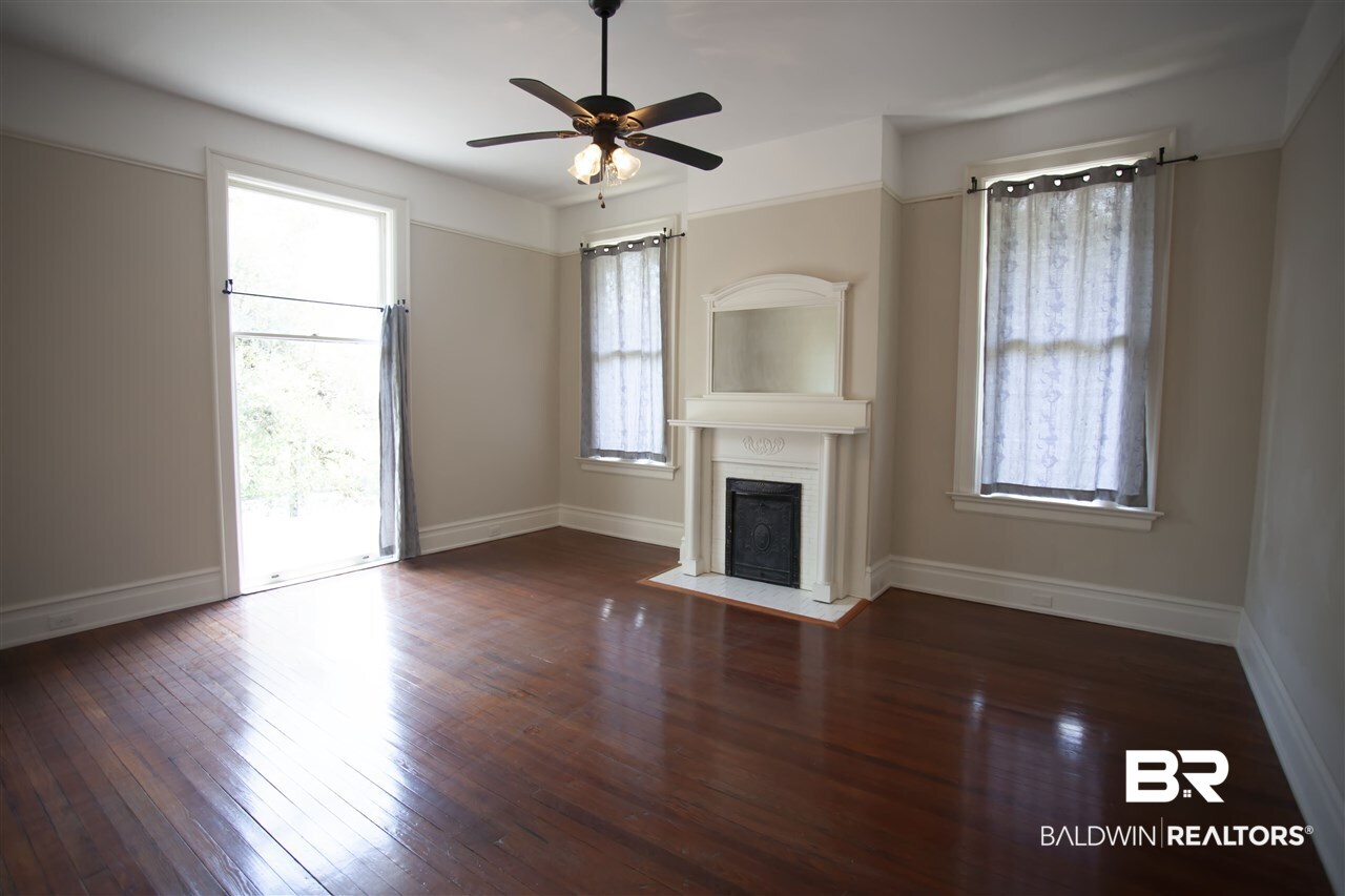 1658 Government Street Mobile, AL 36604 - Photo 12 of 36 Additional bedroom