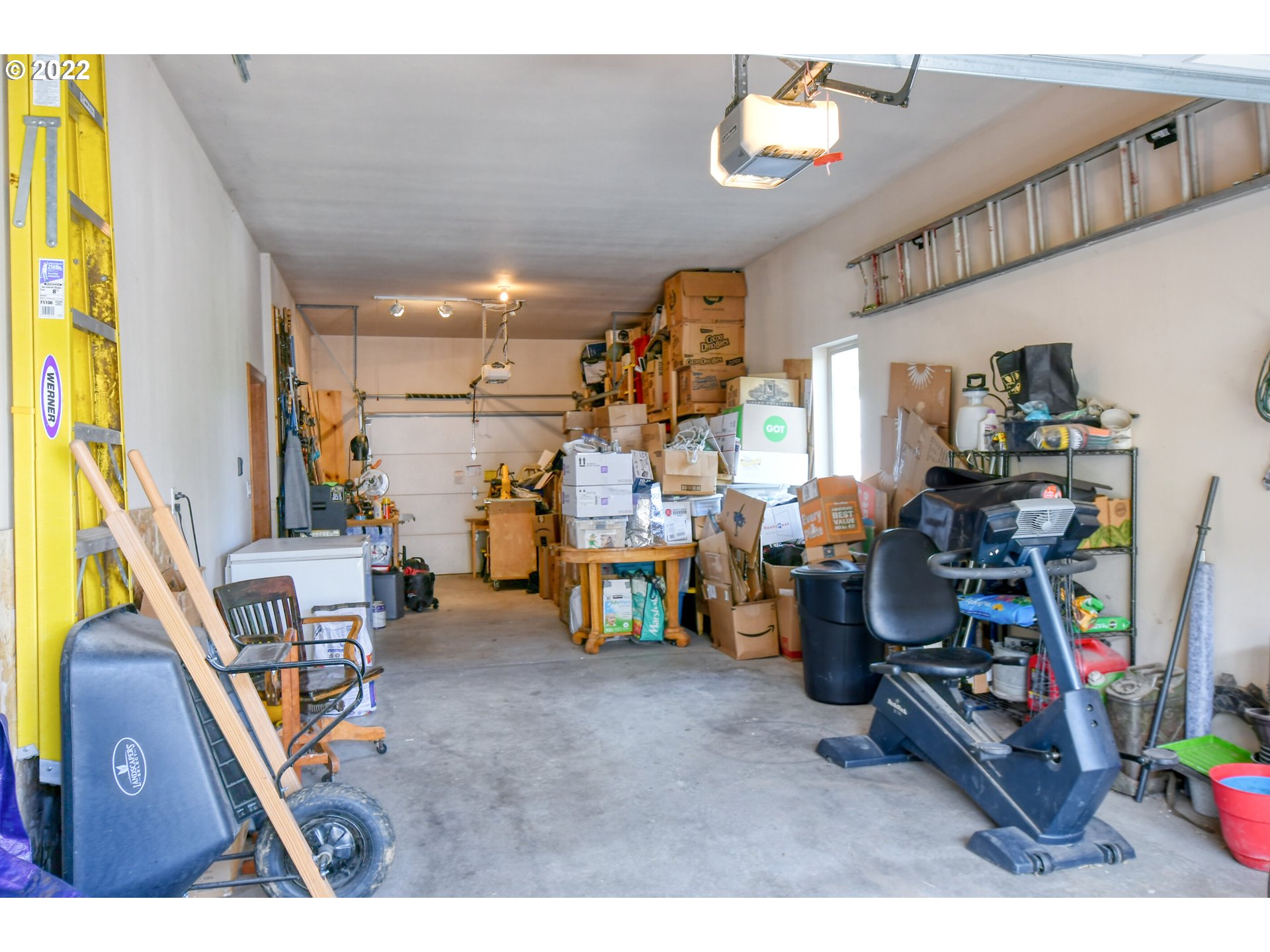 831 South Main Street Pendleton, OR 97801 - Photo 21 of 26 a view of a room with gym equipment