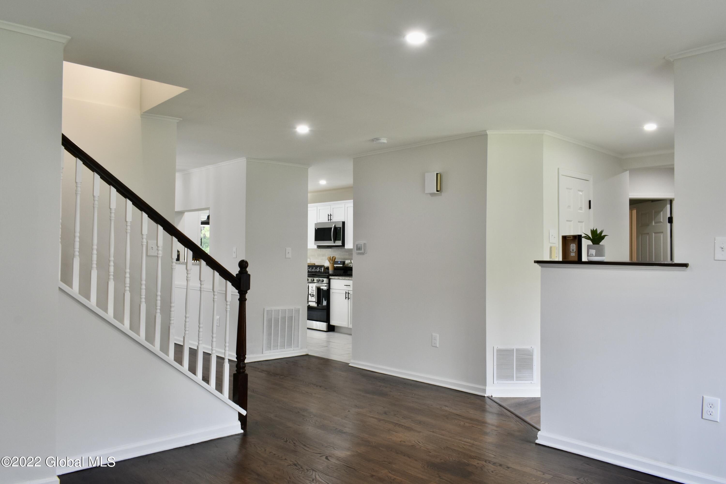 3271 East Old State Road Schenectady, NY 12303 - Photo 3 of 53 DE4ECD88-7347-4B8F-8004-3ED5FD3189F8_1_2