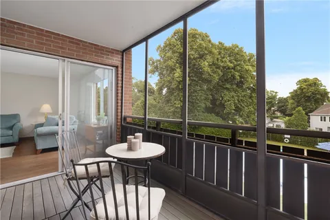 $575,000 | 401 Bellevue Avenue, Unit 308, Newport, RI 02840