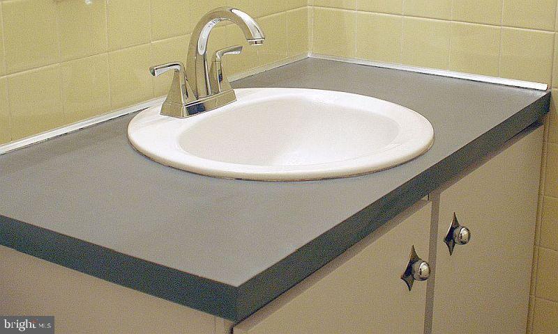 542 Maywood Road York, PA 17402 - Photo 33 of 48 Gallery Image 33