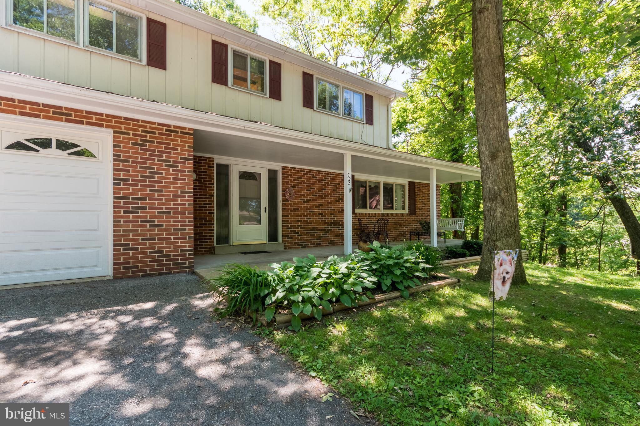 542 Maywood Road York, PA 17402 - Photo 4 of 48 Gallery Image 4