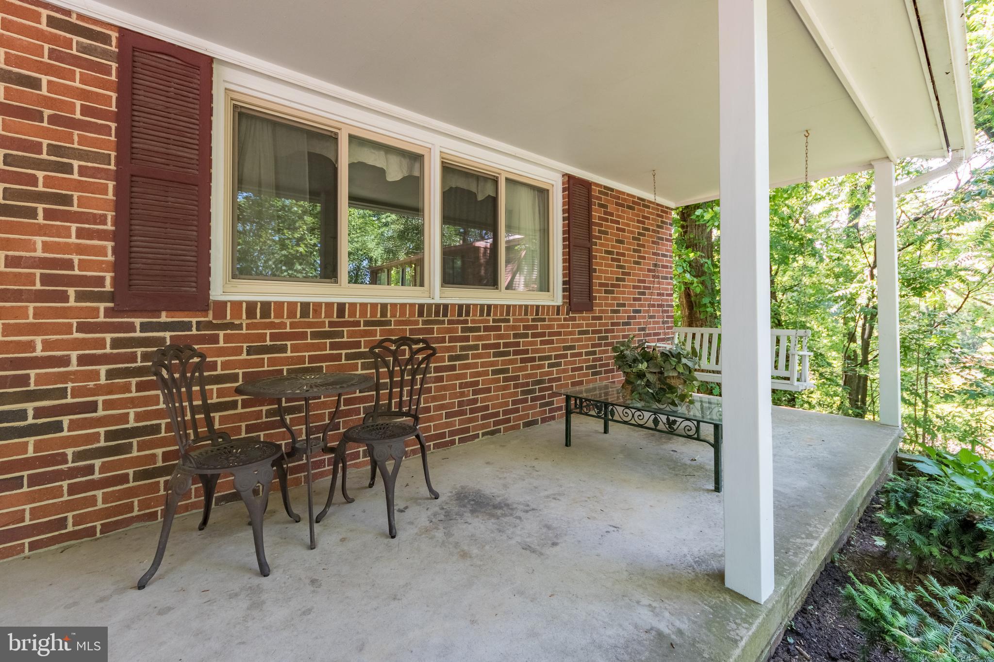 542 Maywood Road York, PA 17402 - Photo 5 of 48 Gallery Image 5