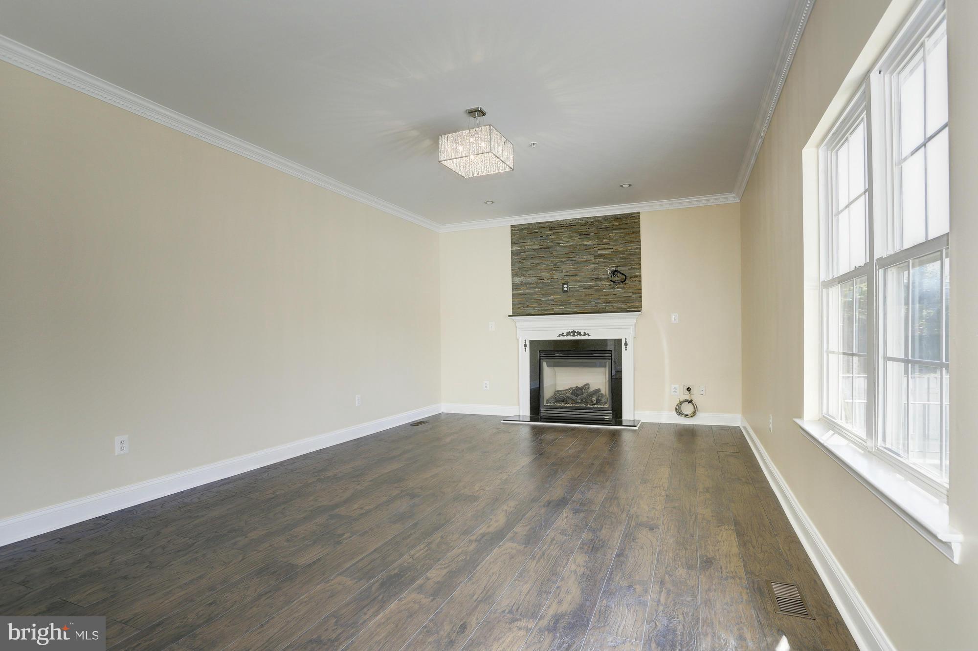 7105 Sandy Spring Road Laurel, MD 20707 - Photo 8 of 27 Family Room