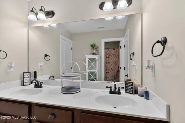 $589,900 | 1052 Aquila Circle North, Olive Branch, MS 38654