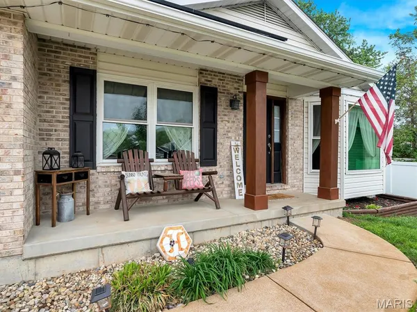 $309,999 | 1605 Paradise Landing Drive, Imperial, MO 63052