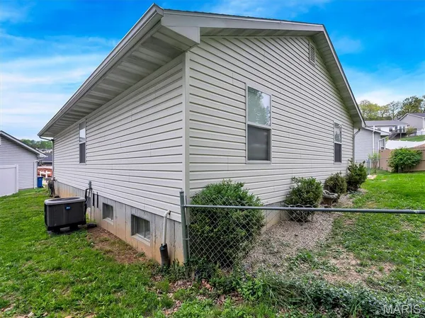 $309,999 | 1605 Paradise Landing Drive, Imperial, MO 63052