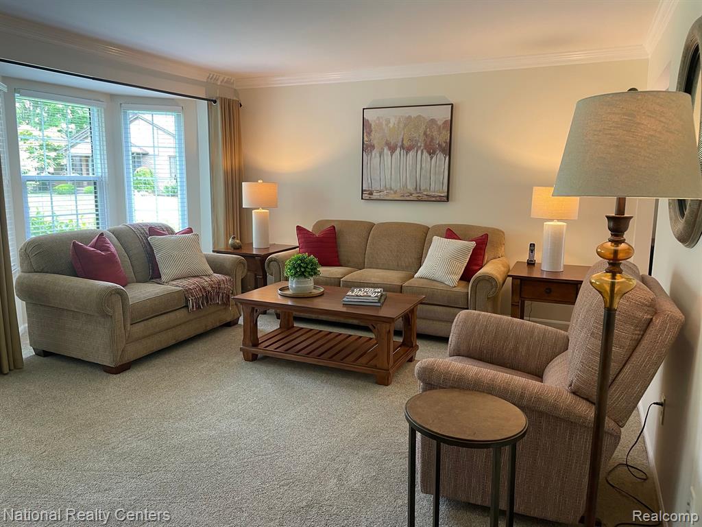 286 Meadow Bridge Drive Rochester Hills, MI 48307 - Photo 8 of 35