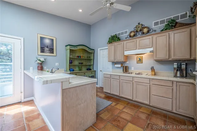 $599,000 | 39 Island View Road, Eldon, MO 65026