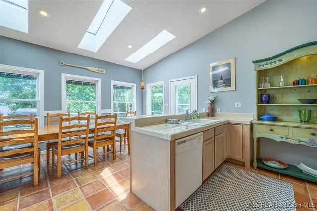 $599,000 | 39 Island View Road, Eldon, MO 65026