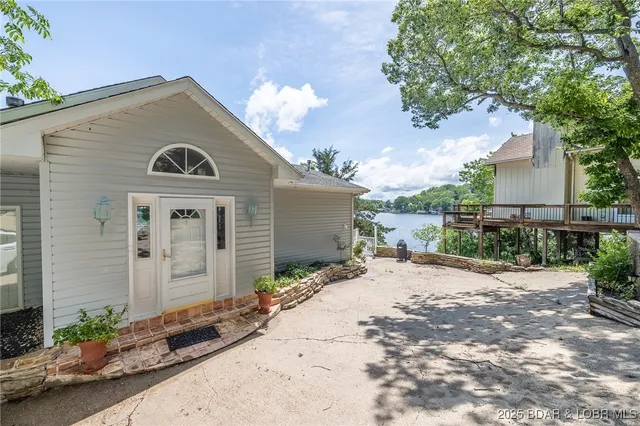 $599,000 | 39 Island View Road, Eldon, MO 65026