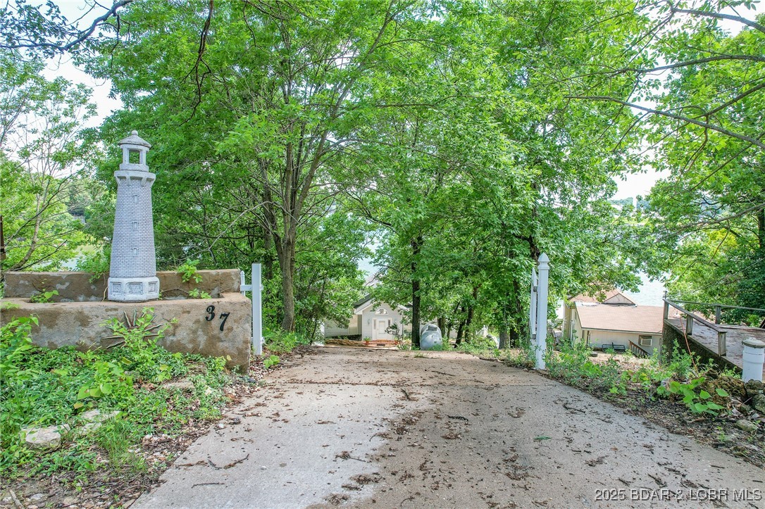 39 Island View Road Eldon, MO 65026 - Photo 5 of 58