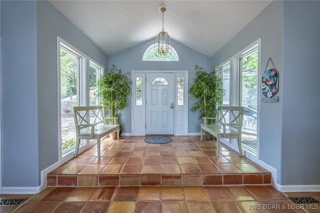 $599,000 | 39 Island View Road, Eldon, MO 65026