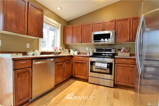 6417 Cady Road Everett, WA 98203 - Photo 8 of 20