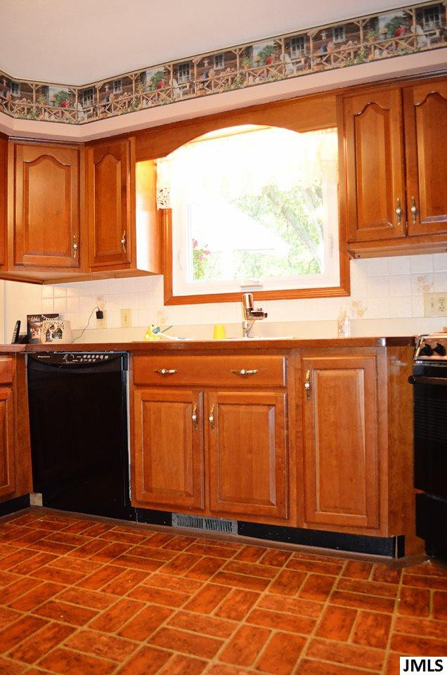 9425 Benn Road Parma, MI 49269 - Photo 6 of 36 Photo 6