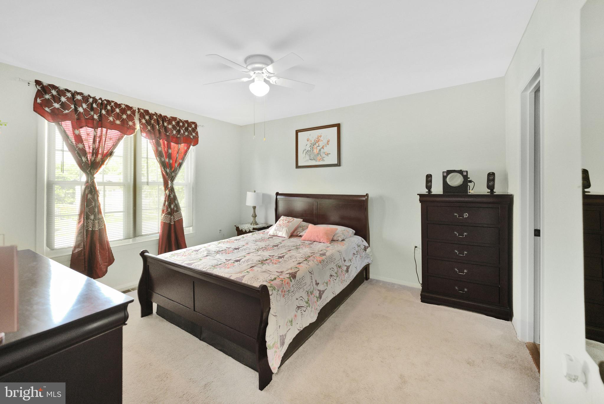 9078 McClellan Common Manassas, VA 20110 - Photo 6 of 10