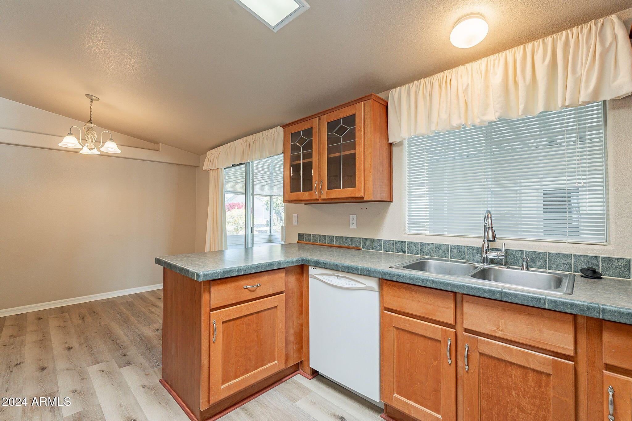 3301 South Goldfield Road, Unit 2015 Apache Junction, AZ 85119 - Photo 15 of 62 18-web-or-mls-Goldfield-18