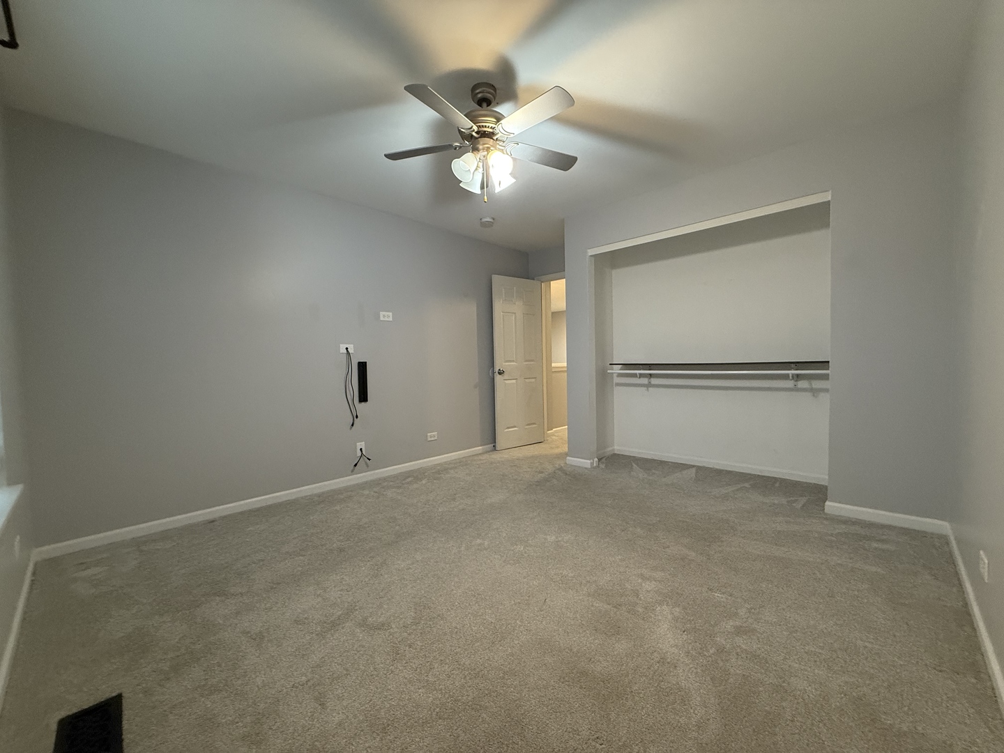 433 Acushnet Street, Unit 433 Elgin, IL 60124 - Photo 33 of 37 a view of an empty room