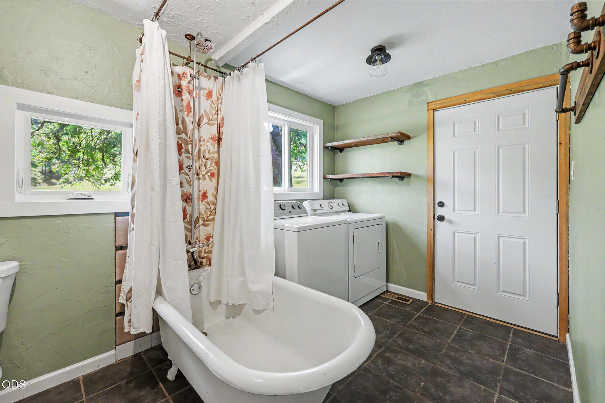 5758 Sterling Creek Road Jacksonville, OR 97530 - Photo 10 of 51