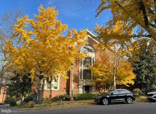 a car parked in front of a building