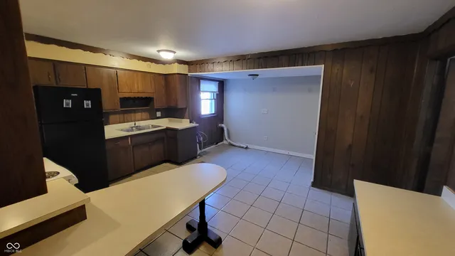 $825 | 330 West 6th Street, Anderson, IN 46016