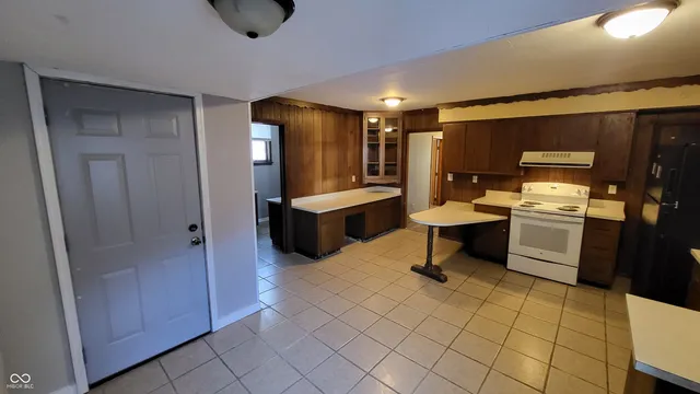 $825 | 330 West 6th Street, Anderson, IN 46016