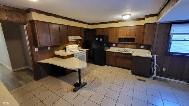 $825 | 330 West 6th Street, Anderson, IN 46016