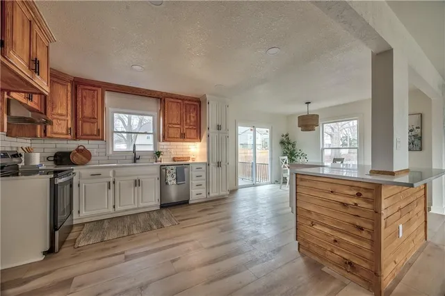 $419,000 | 10036 Wedd Drive, Overland Park, KS 66212