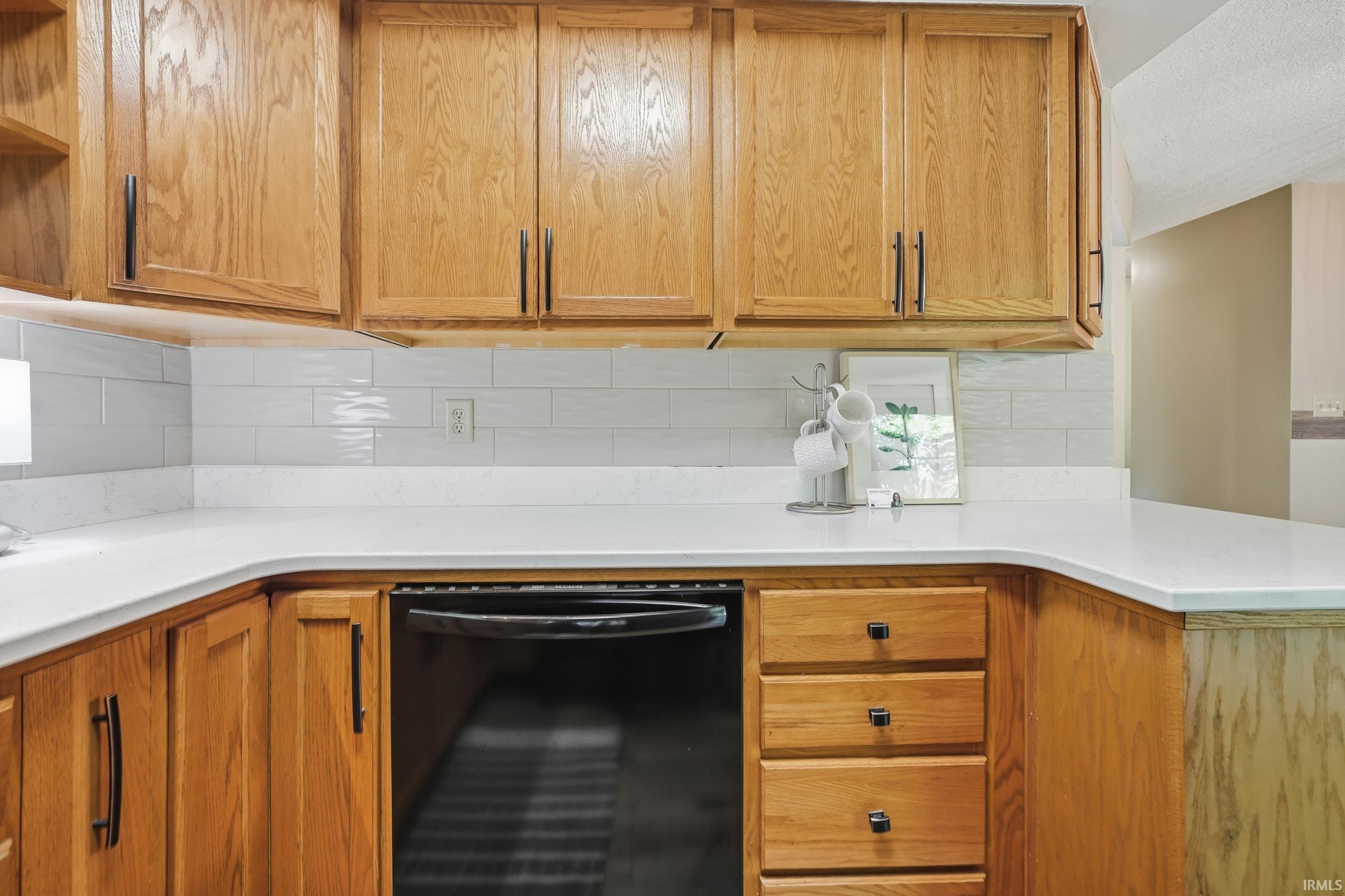 5038 Stellhorn Road Fort Wayne, IN 46815 - Photo 7 of 25
