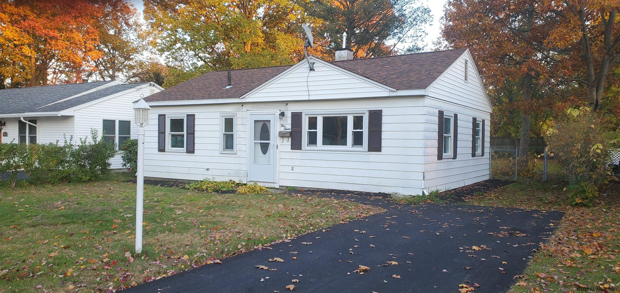 412 Clayton Road Schenectady, NY 12304 - Photo 1 of 19 Photo 1