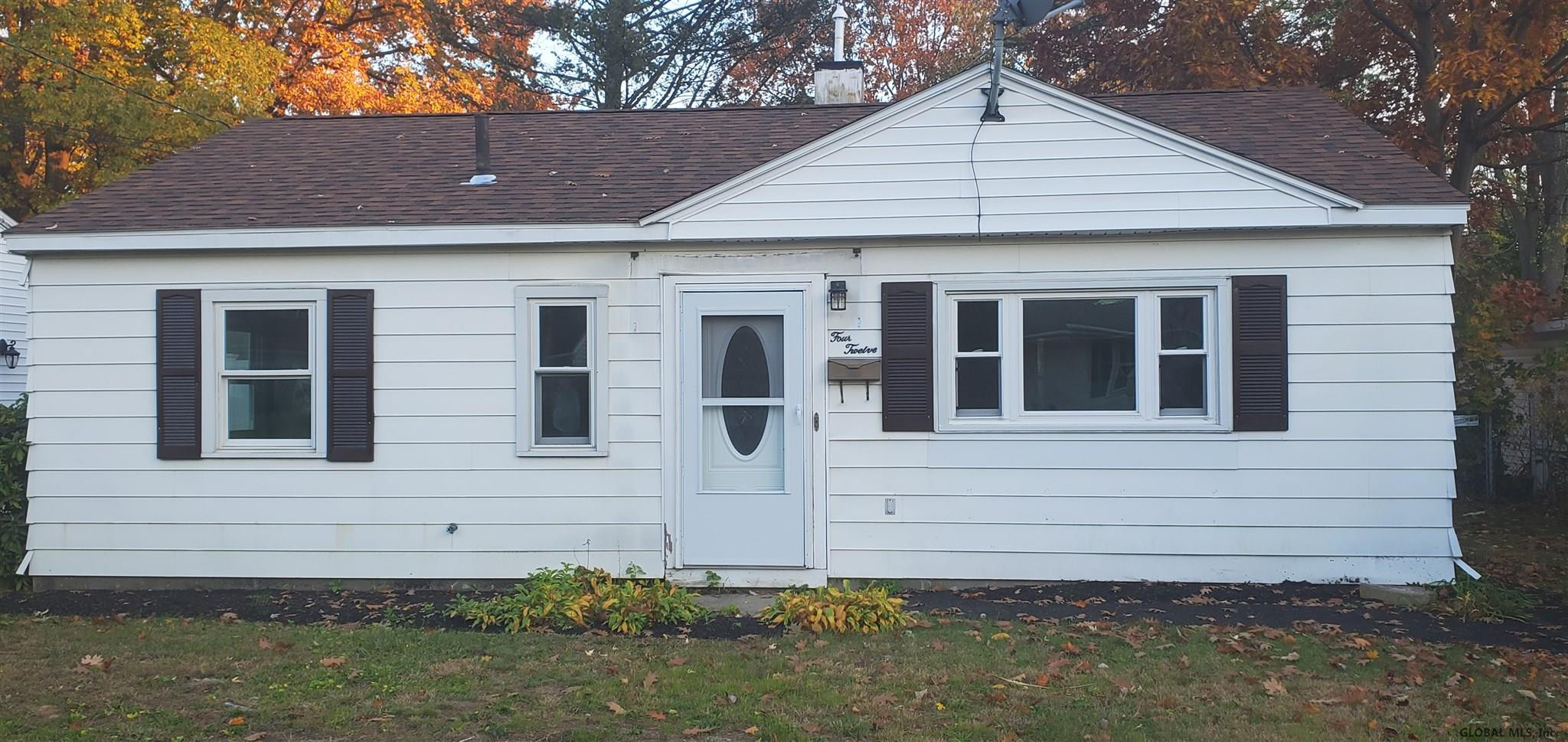 412 Clayton Road Schenectady, NY 12304 - Photo 2 of 19 Photo 2